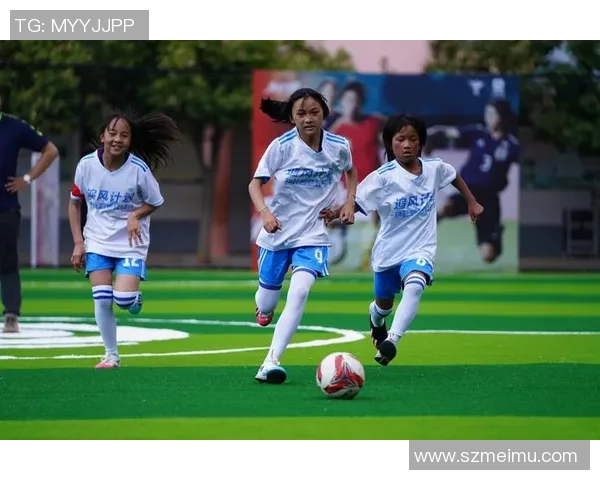 足球胸的魅力与技巧解析让你在球场上尽显风采与自信