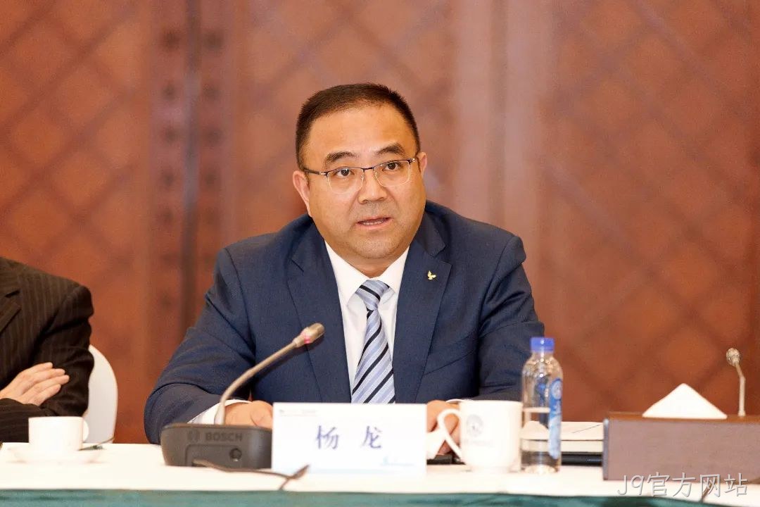 董事长.jpg